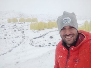 Campo 1 Peak Lenin sotto la neve